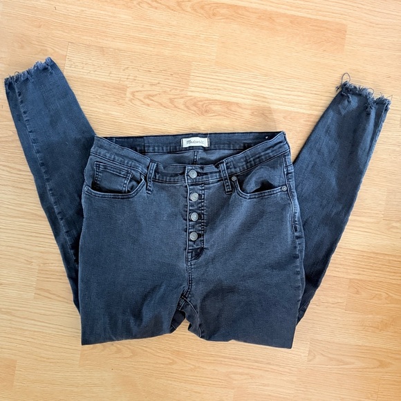 Madewell 9" Mid-Rise Skinny Jeans in Berkeley Black: Button-Through Edition - Picture 6 of 8